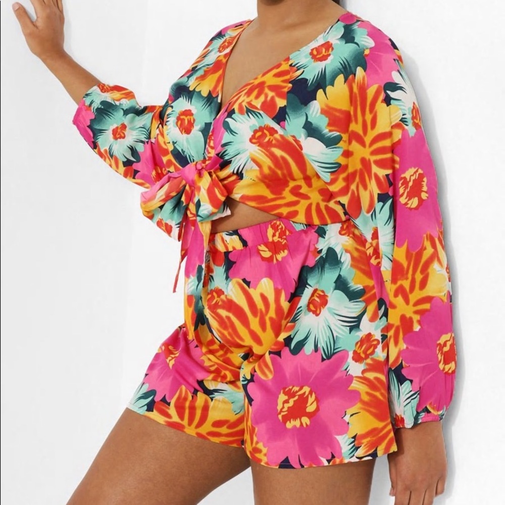 NWT Boohoo Pink Tropical Print Romper US size 24